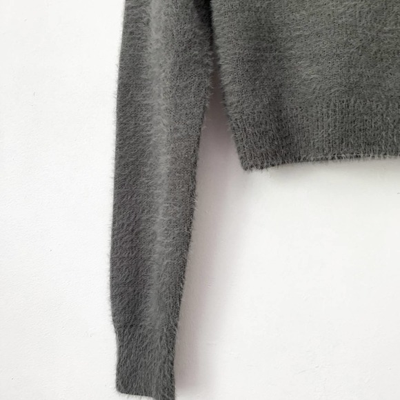 Urban Outfitters Fuzzy Crew Neck Sweater NEW - Picture 5 of 7
